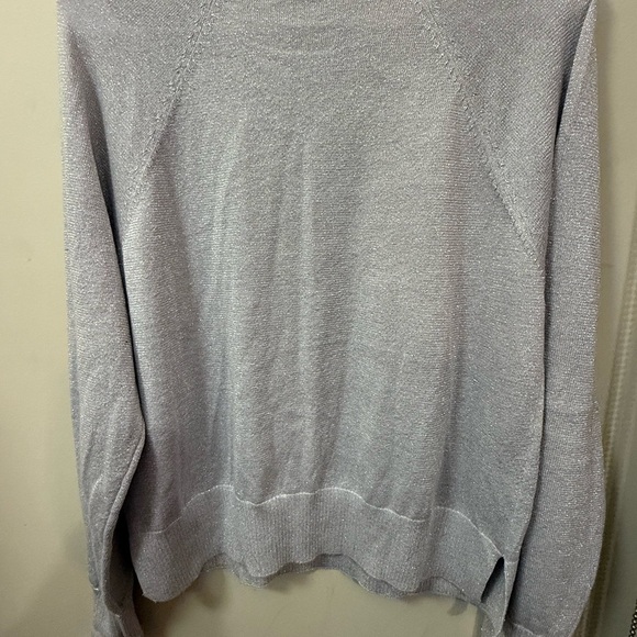 Cozy Gray Crew Neck Sweater with Soft Fabric - Picture 2 of 6